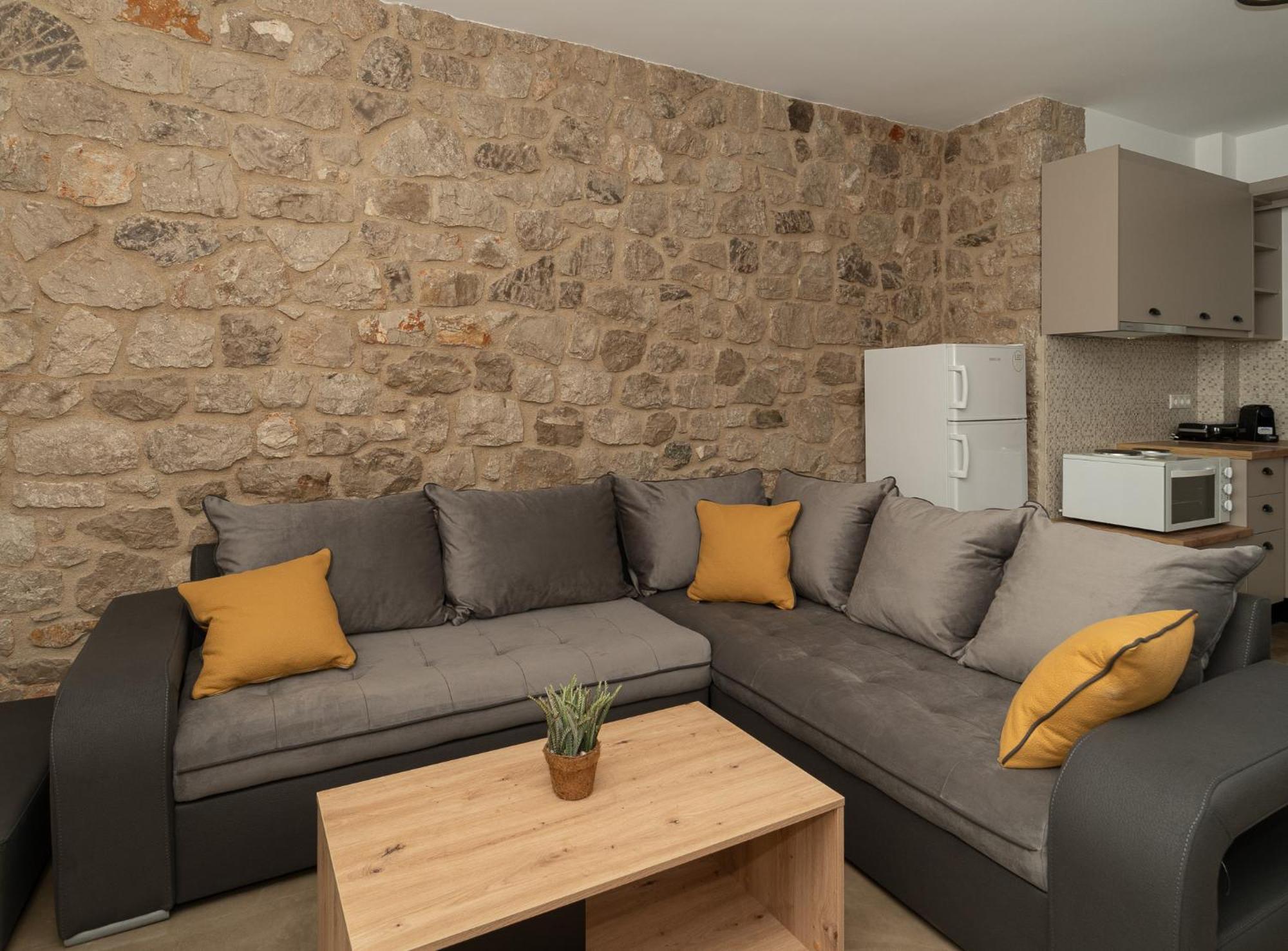 Lithos Suites Finikounta Eksteriør bilde